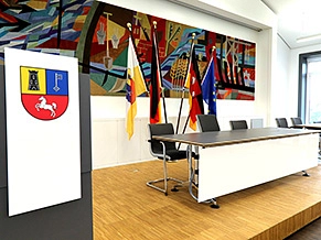 Das Podium im Großen Sitzungssaal des Kreishauses.